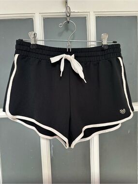 Forever 21 Black Contrast-Trim Women's Athletic Shorts, size S